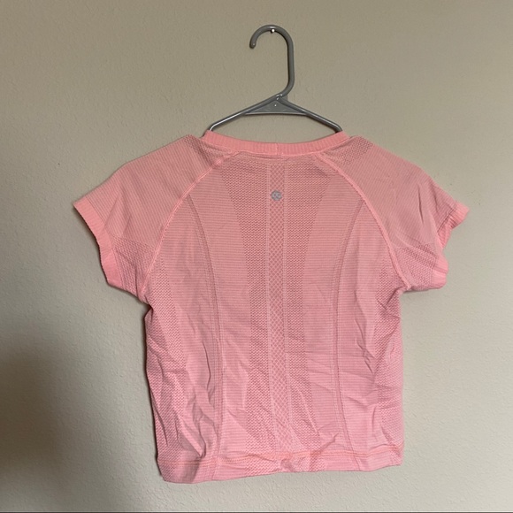 lululemon athletica Tops - LULULEMON SWIFTLY TECH CROPPED TOP